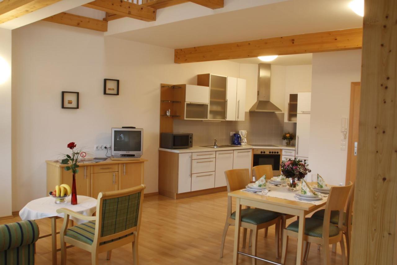 Raiffeisenhof Appartements Ehrenhausen Eksteriør bilde